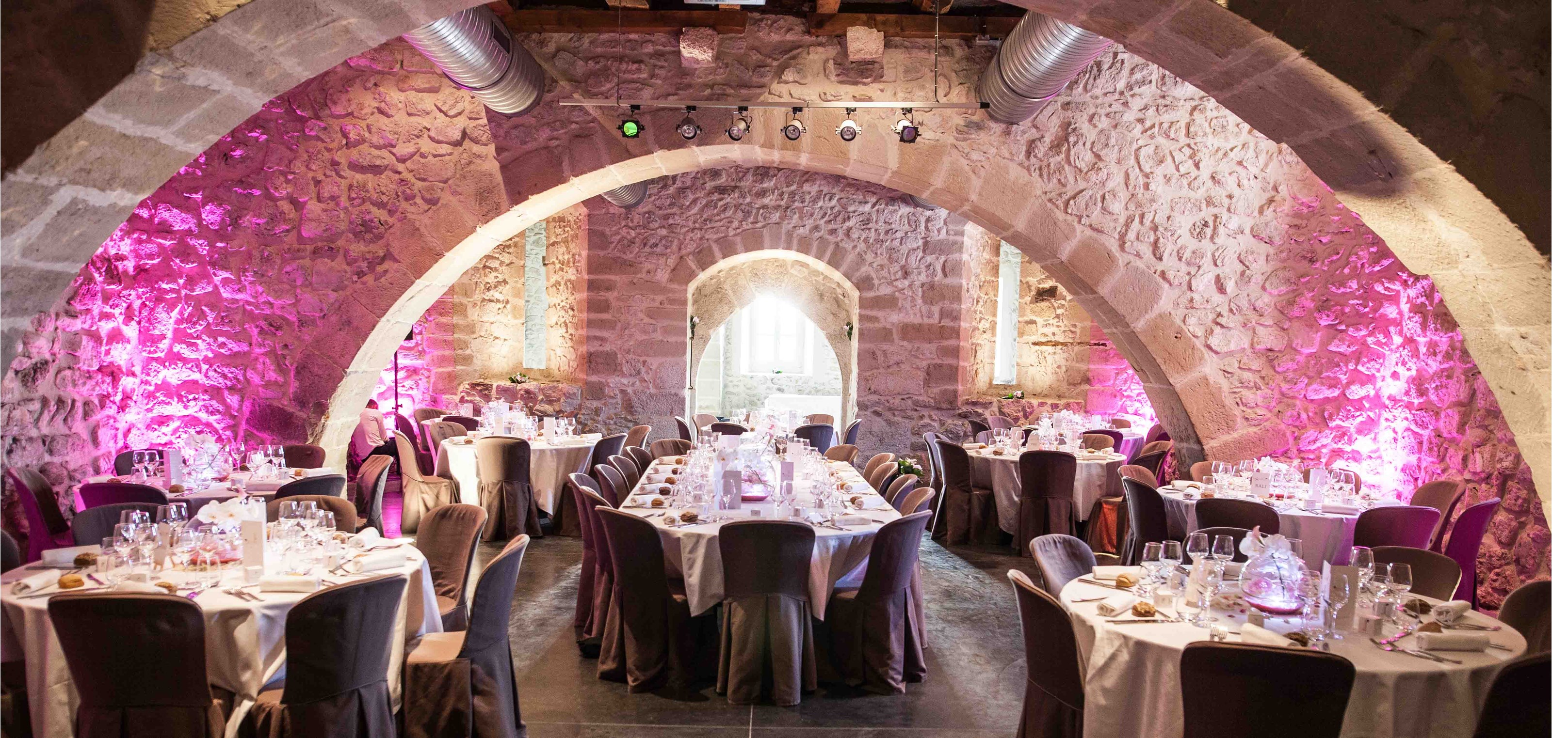 Anniversaire d’entreprise Haute-Savoie — Soirée dans les caves médiévales