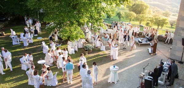 Cocktail d’entreprise en plein air — Un lancement produit au cœur du Genevois